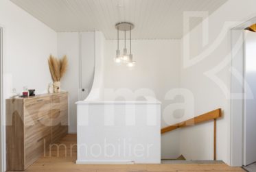 Vue à couper le souffle pour cette villa jumelée